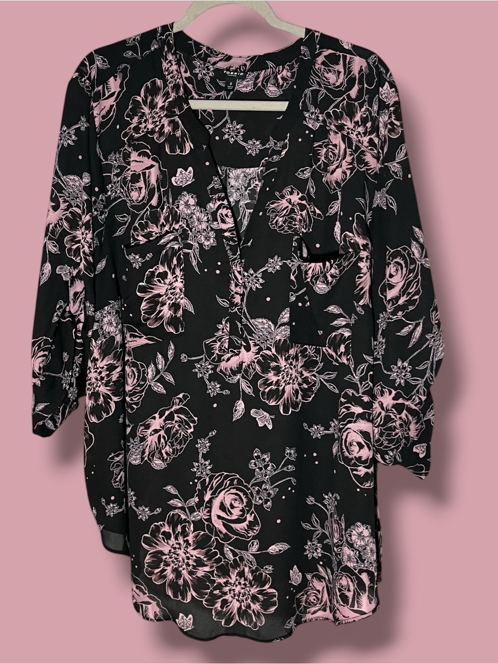 Torrid Floral Popover V-Neck Blouse - Black with Tearose Pink Floral Size 4X